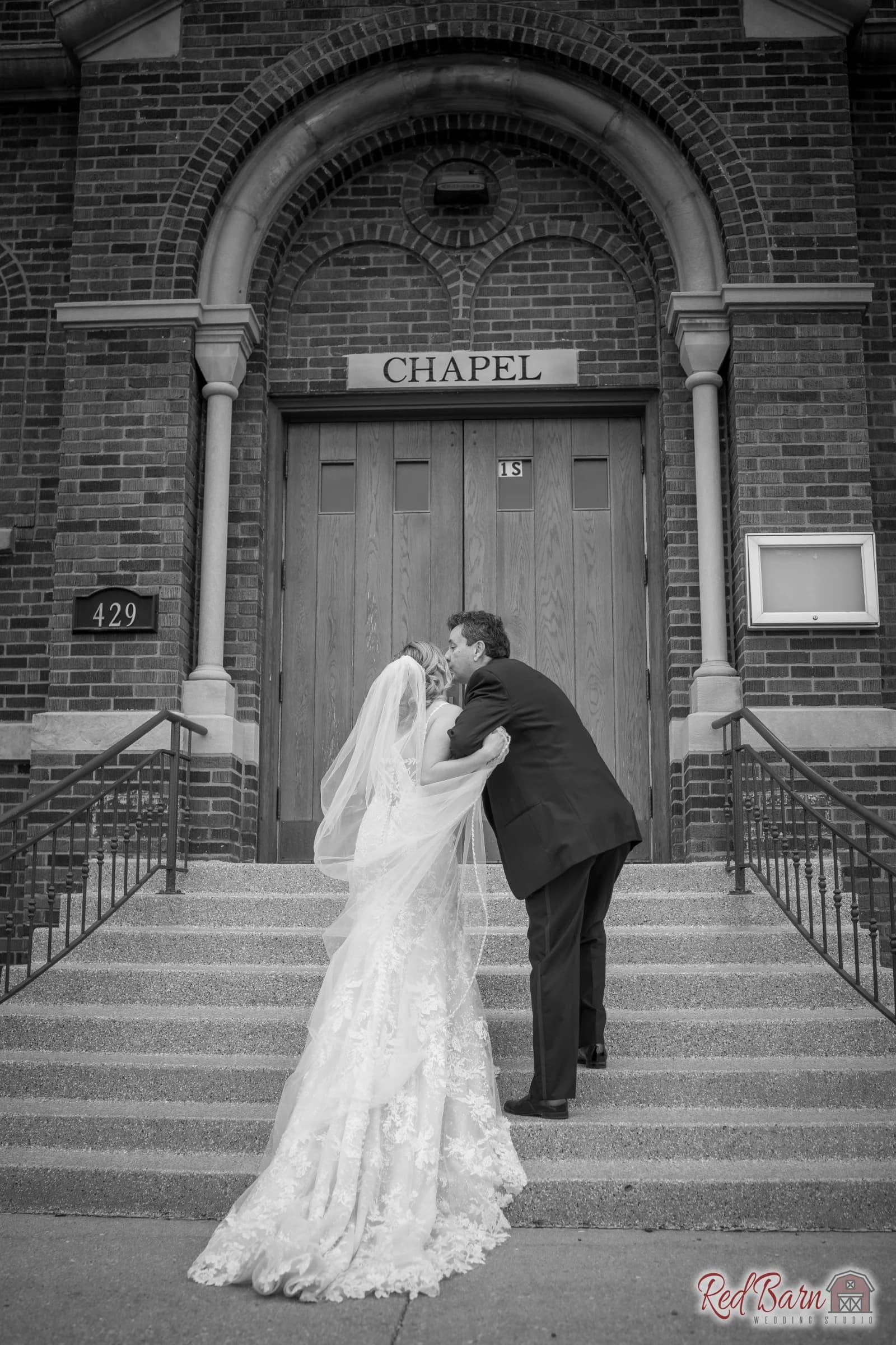 Stephanie and Tyler - The Grove Redfield Estate, Glenview IL — photo 19