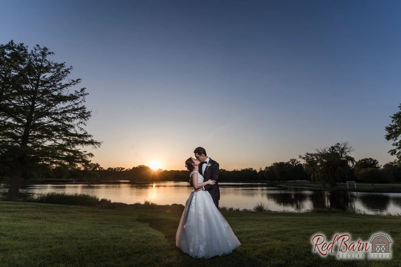 Annie and Harrison - Kemper Lakes Golf Club, Kildeer IL — photo 113