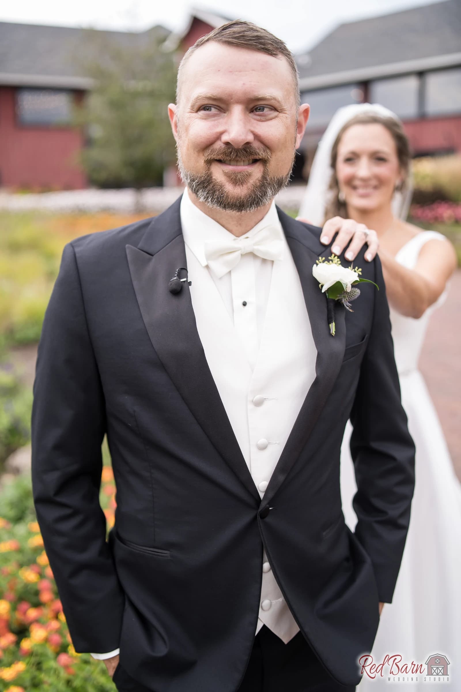 Amy and Nicholas - Fishermen`s Inn, Elburn IL — photo 18