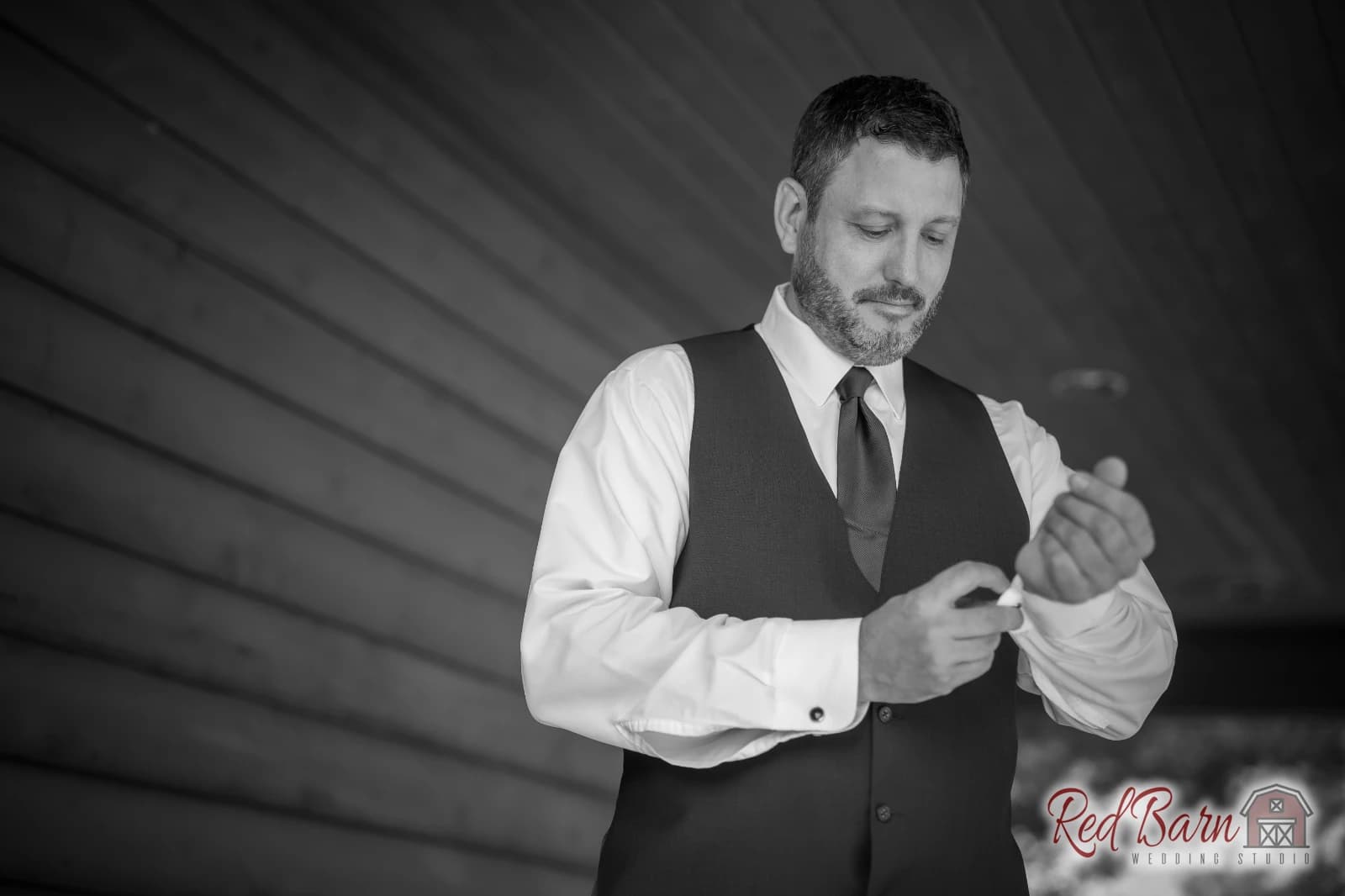 Heather and Brandon - Whispering Woods, Harvard IL — photo 11