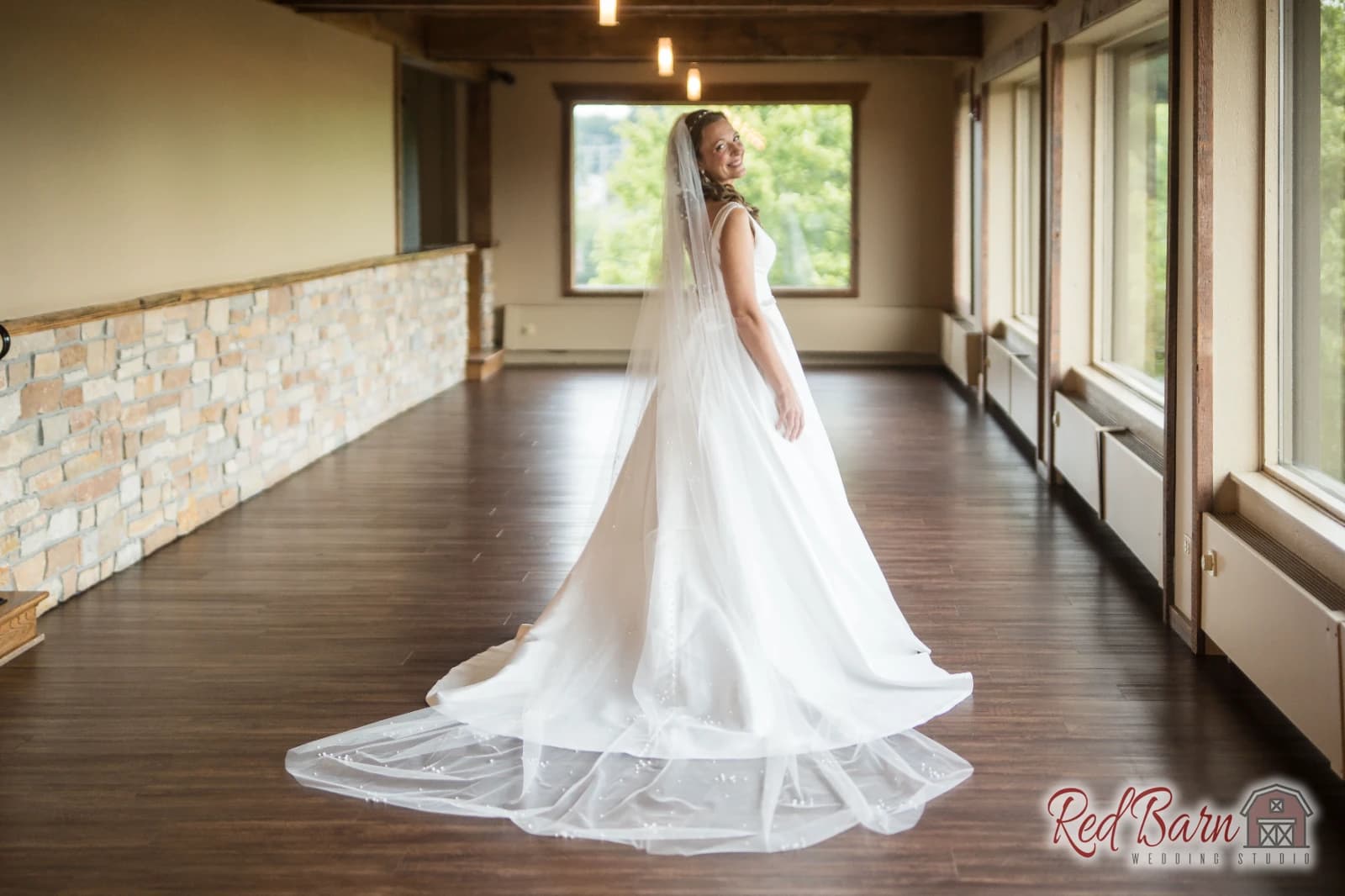 Amy and Nicholas - Fishermen`s Inn, Elburn IL — photo 15