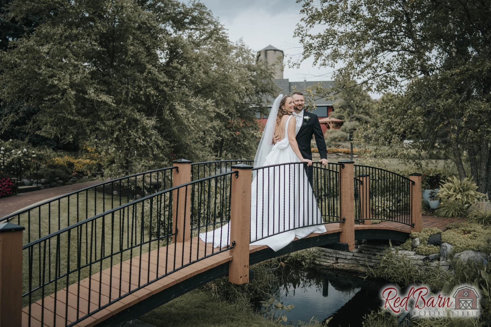 Amy and Nicholas - Fishermen`s Inn, Elburn IL — photo 22