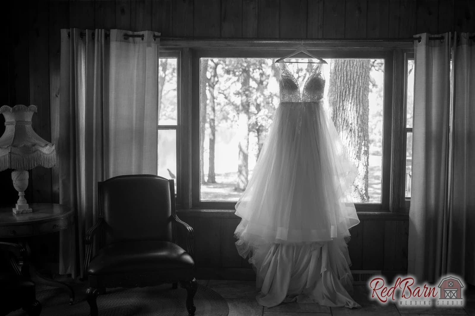 Heather and Brandon - Whispering Woods, Harvard IL — photo 5