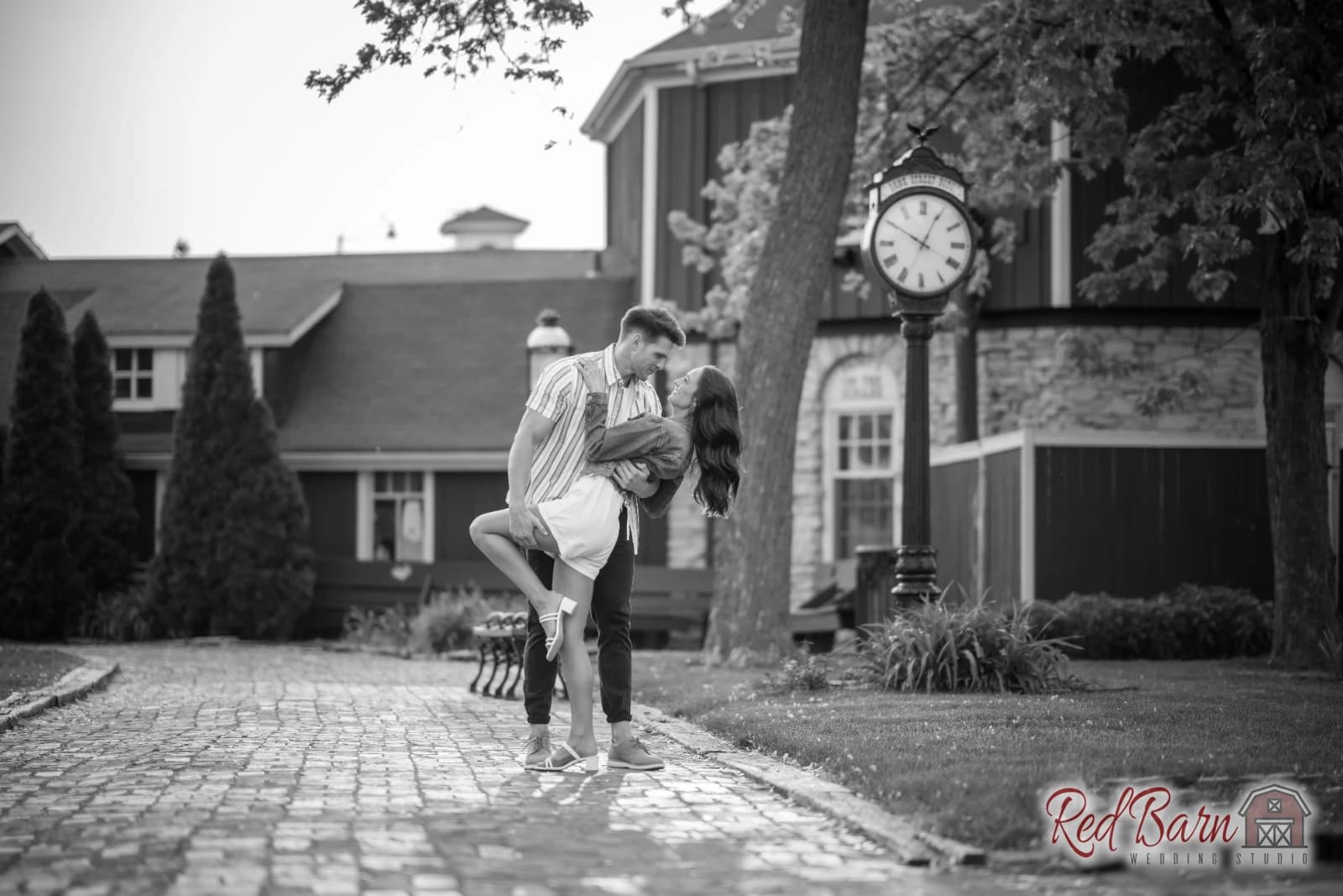Lindsey and Jonathan - Historic Downtown Long Grove, IL — photo 17
